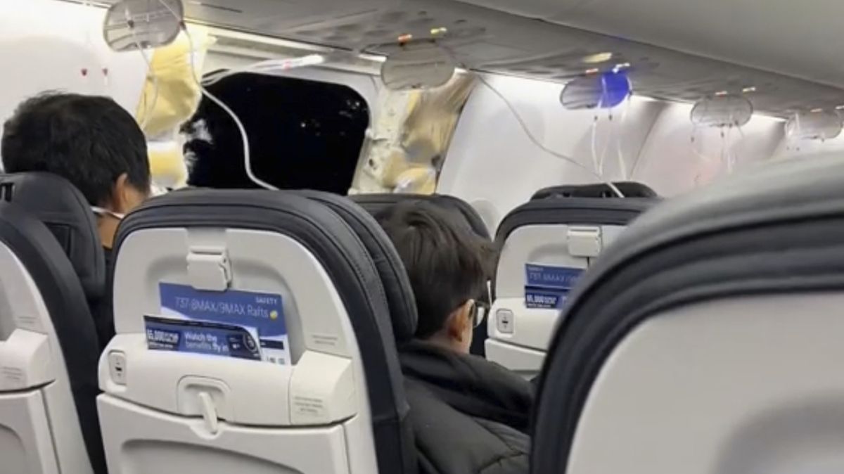 Další aerolinky po nehodě v USA odstavily letadla Boeing 737 Max 9